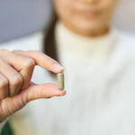 Liver Cleanse Kapsel Hand